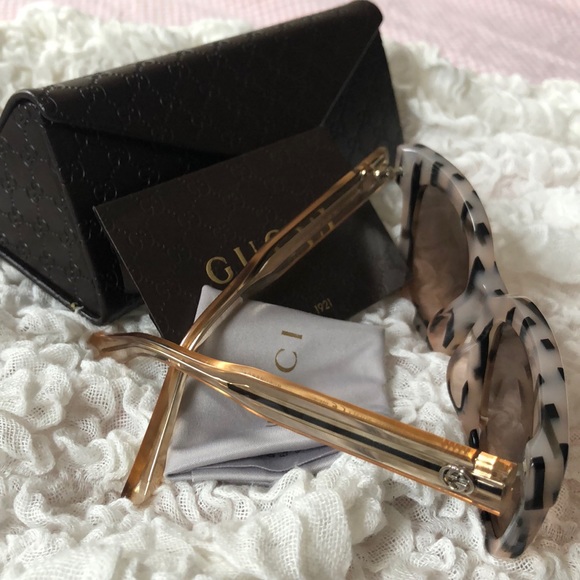 ✨HP✨ Gucci Sunnies - Picture 3 of 6